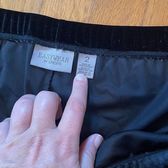 EASYWEAR BY CHICO’S | black elastic waistband velour pants 2 or M - Picture 2 of 2